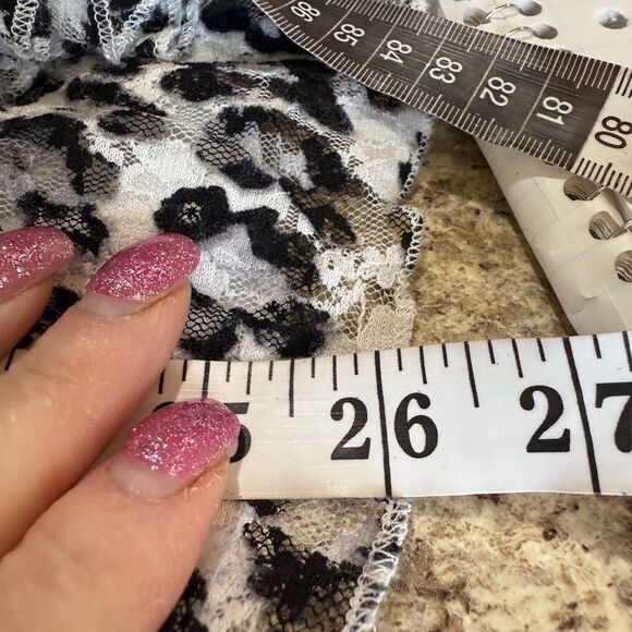 Torrid Animal Print Blouse Large Size 0 - Picture 6 of 9